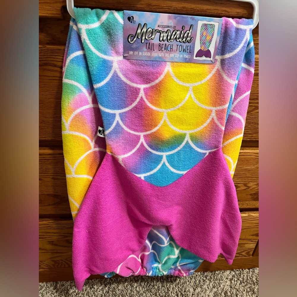 Tail beach or pool towel